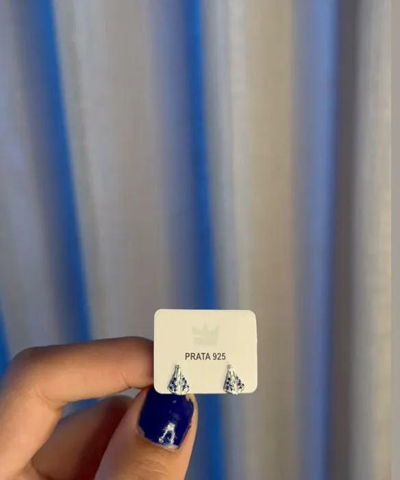 Brinco minimalista triângulos em prata 925