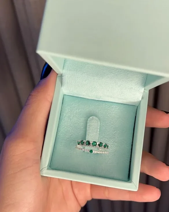 Conjunto de anéis verde em prata 925